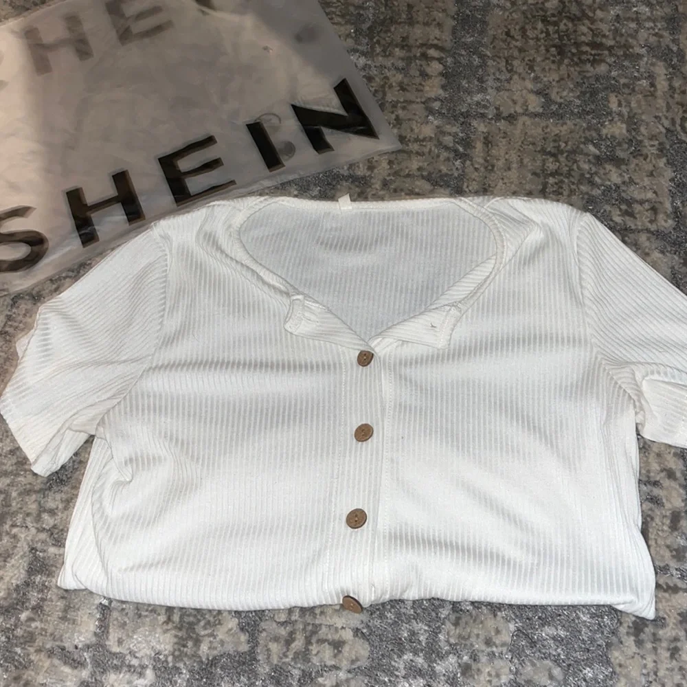 SHEIN button up tee - Picture 1 of 2